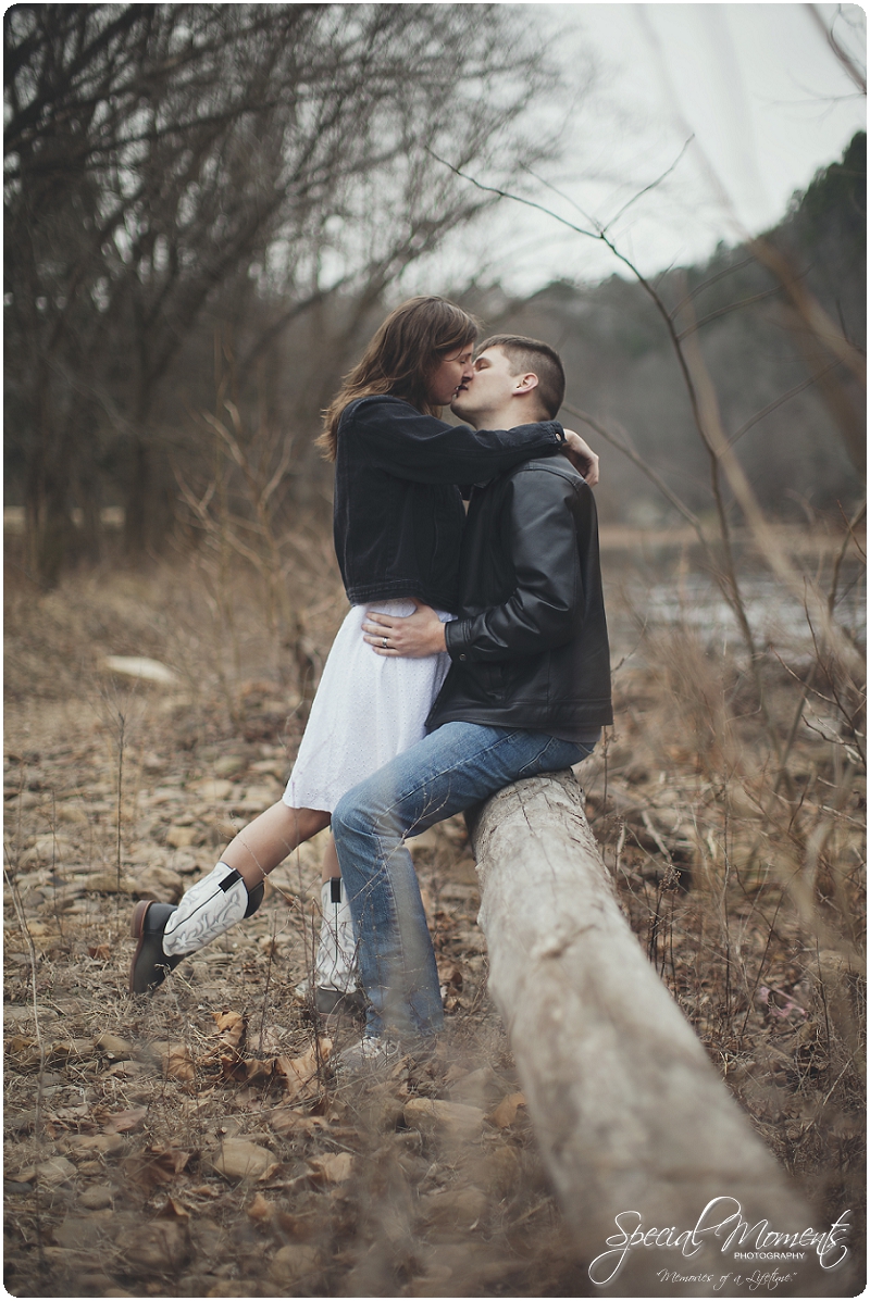 Southern Engagement Portraits , Outdoor Engagement Ideas , Outdoor Engagement Pictures_0003