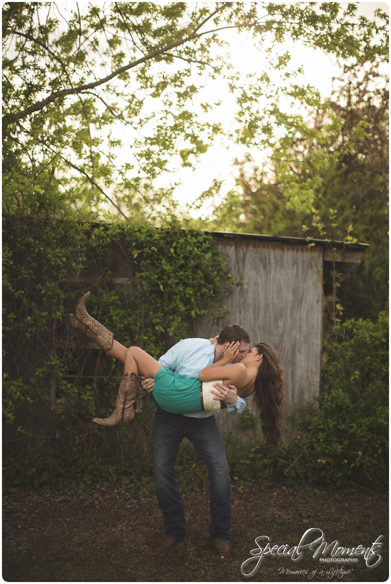 Outdoor Engagement Portraits, Southern Engagement Pictures, Engagement Pictures_0058