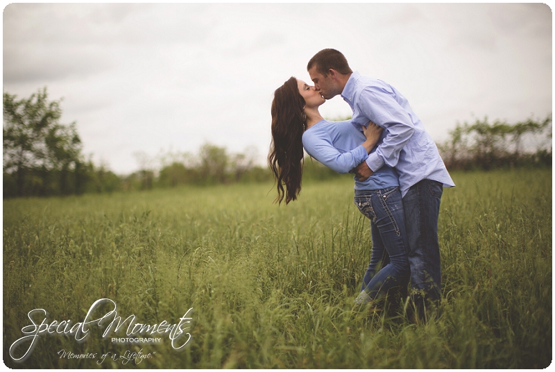 Southern engagement pictures, Engagement Picture ideas, Country Engagement Pictures_0045