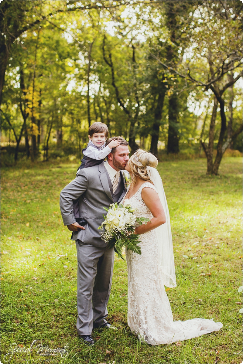 southern wedding , arkansas wedding photographer, fall wedding pictures, amazing wedding photography , pecan grove at honey hill_0295