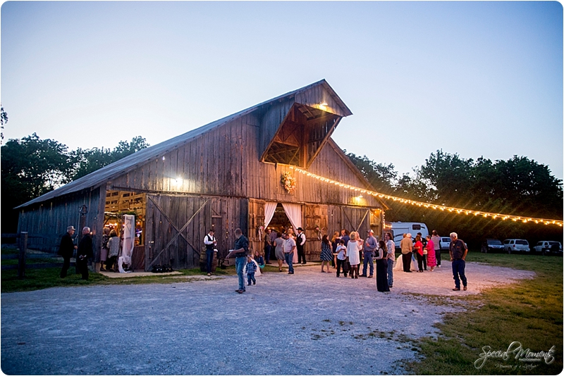 arkansas wedding photographer, hat creek ranch barn wedding, northwest arkansas wedding photographer_0687