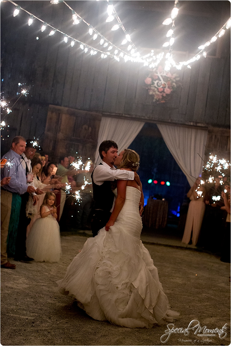 arkansas wedding photographer, hat creek ranch barn wedding, northwest arkansas wedding photographer_0691