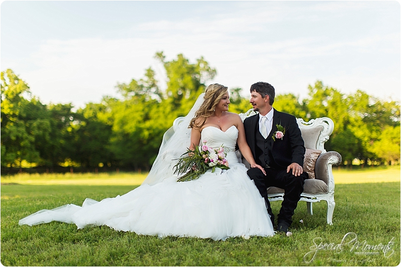 arkansas wedding photographer, hat creek ranch barn wedding, northwest arkansas wedding photographer_0697