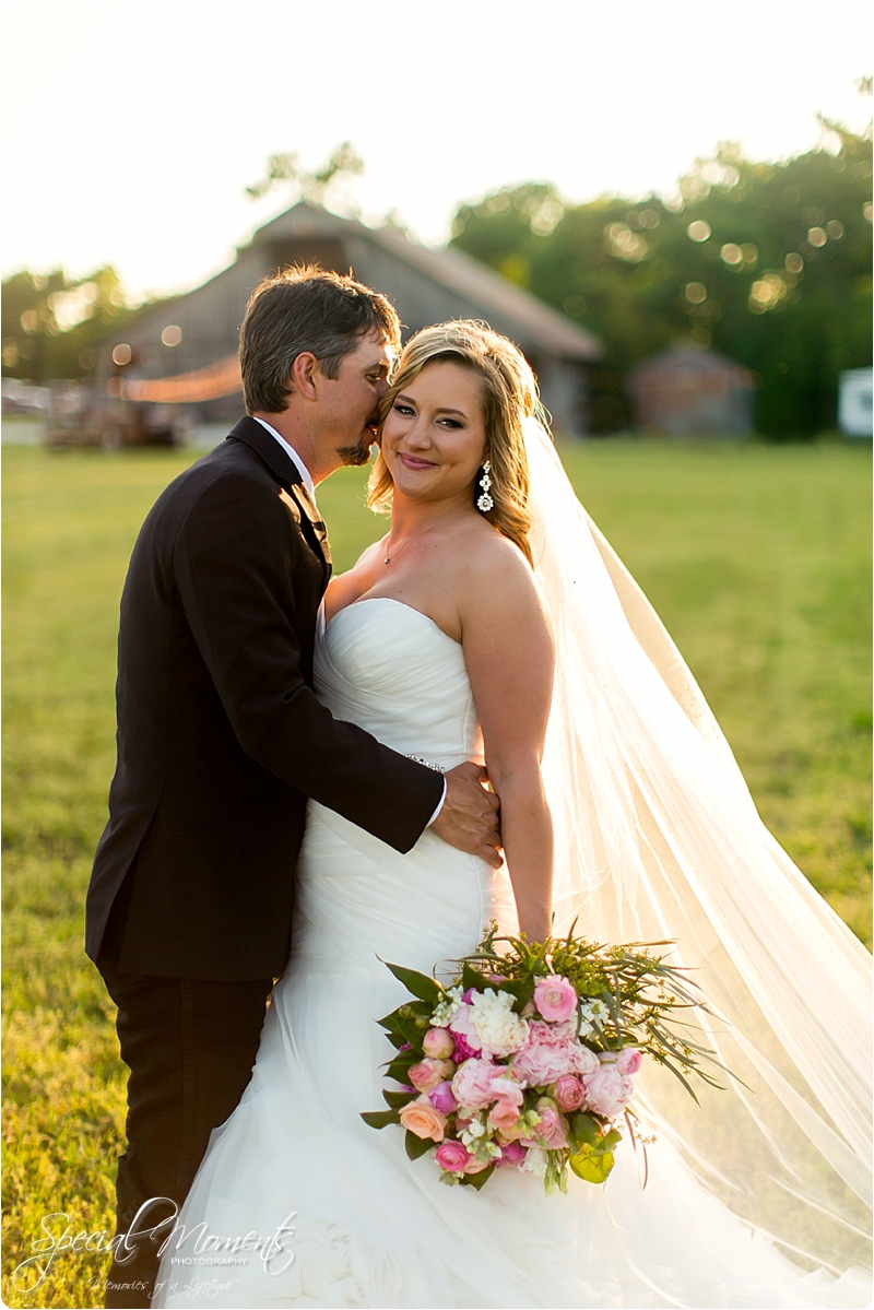 arkansas wedding photographer, hat creek ranch barn wedding, northwest arkansas wedding photographer_0702