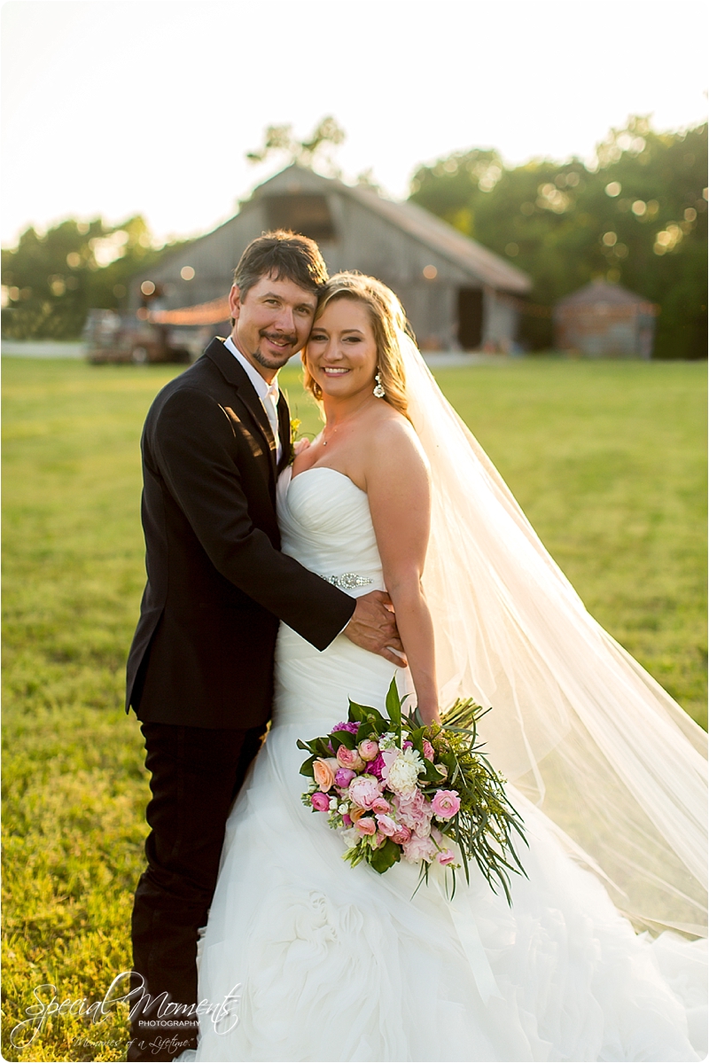 arkansas wedding photographer, hat creek ranch barn wedding, northwest arkansas wedding photographer_0703