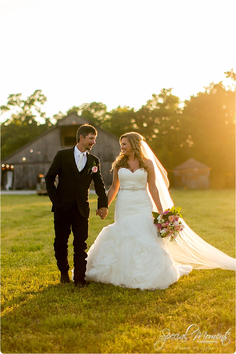 arkansas wedding photographer, hat creek ranch barn wedding, northwest arkansas wedding photographer_0704