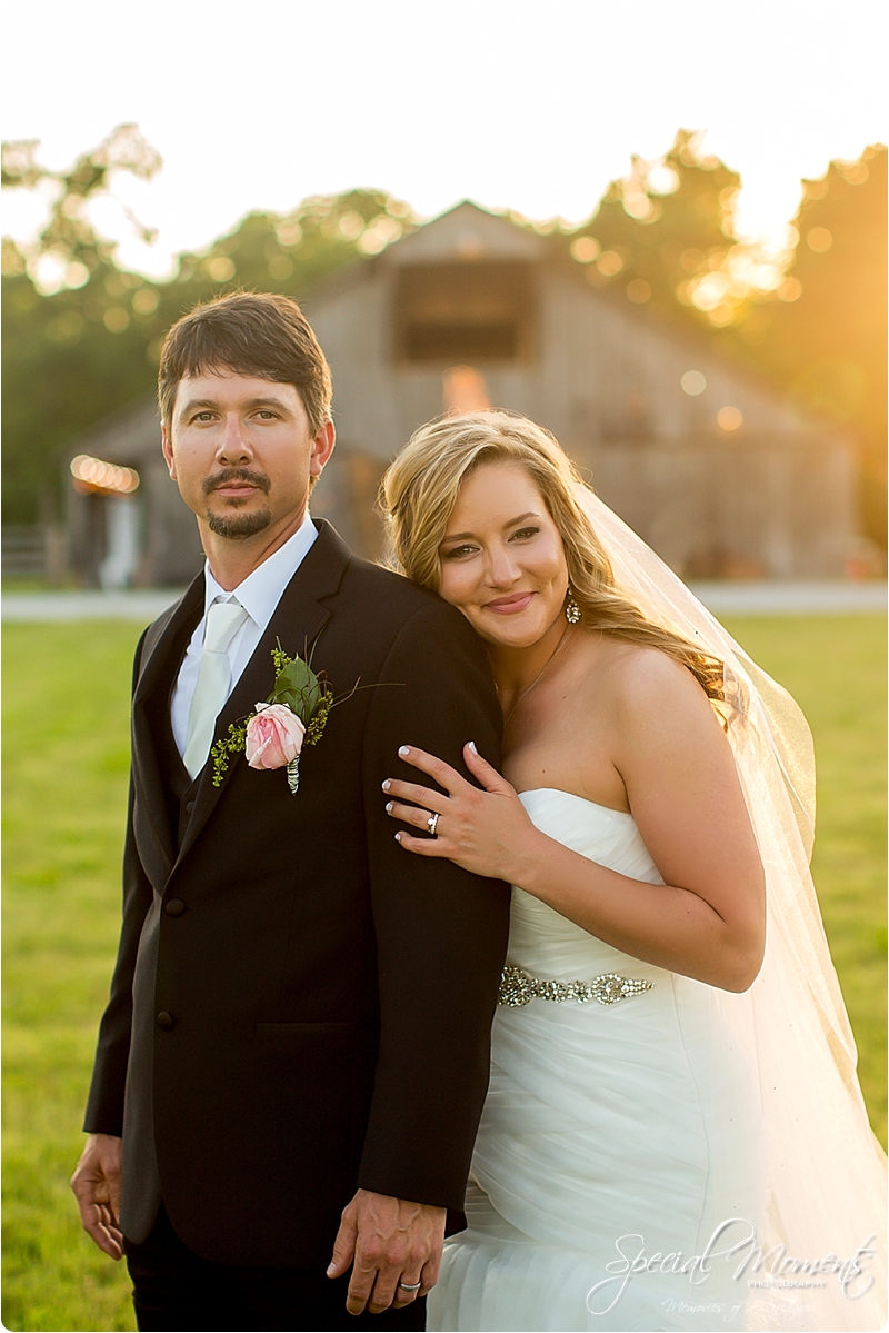 arkansas wedding photographer, hat creek ranch barn wedding, northwest arkansas wedding photographer_0710