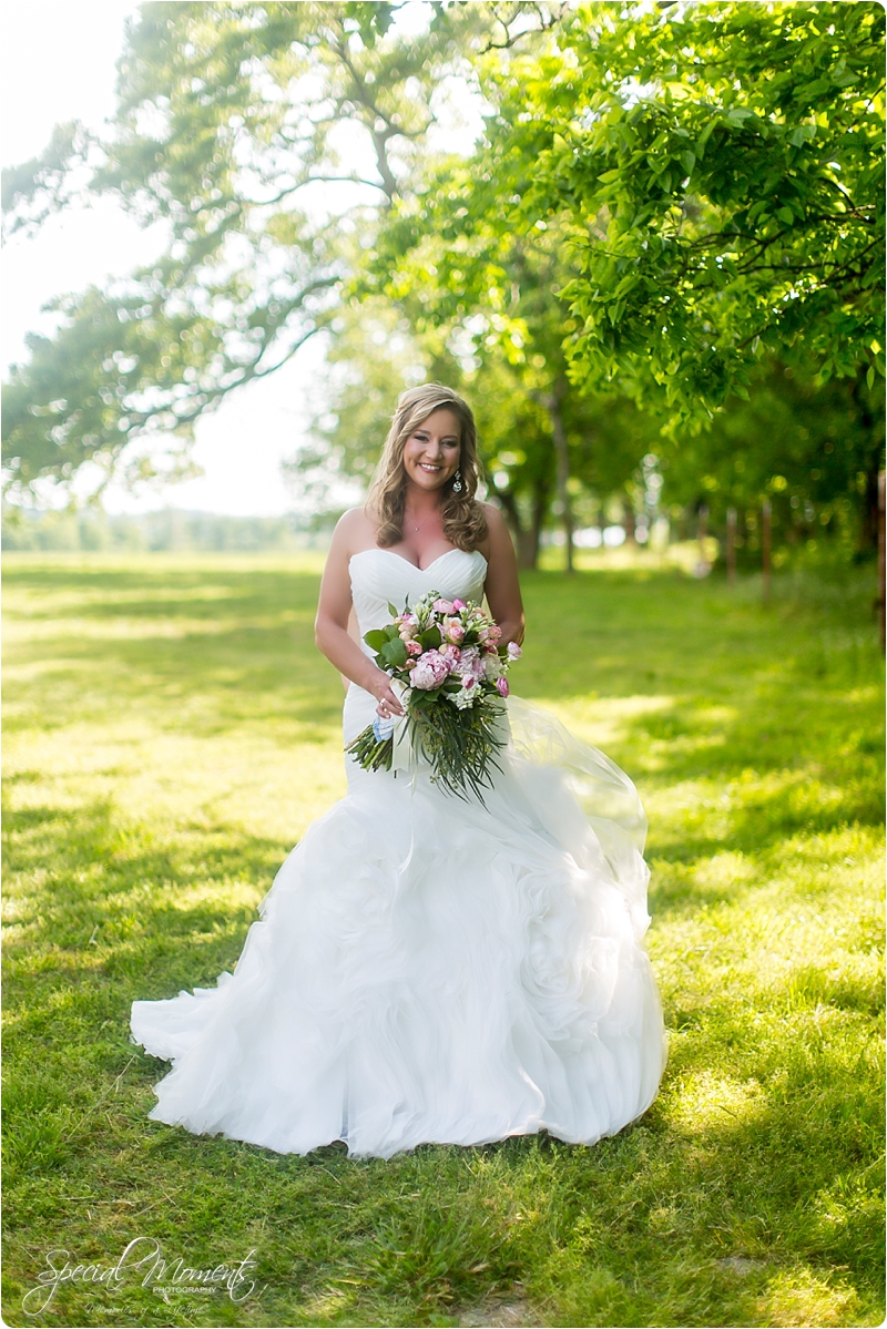 arkansas wedding photographer, hat creek ranch barn wedding , northwest arkansas wedding photographer