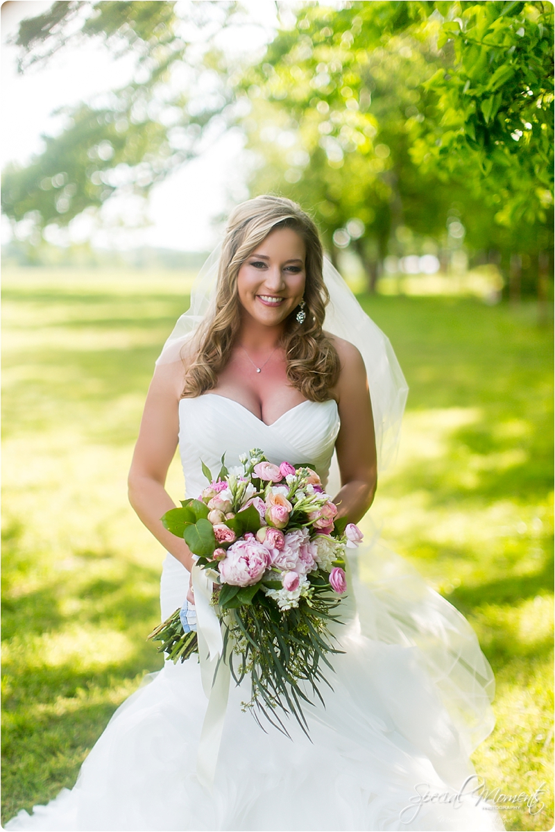 arkansas wedding photographer, hat creek ranch barn wedding , northwest arkansas wedding photographer