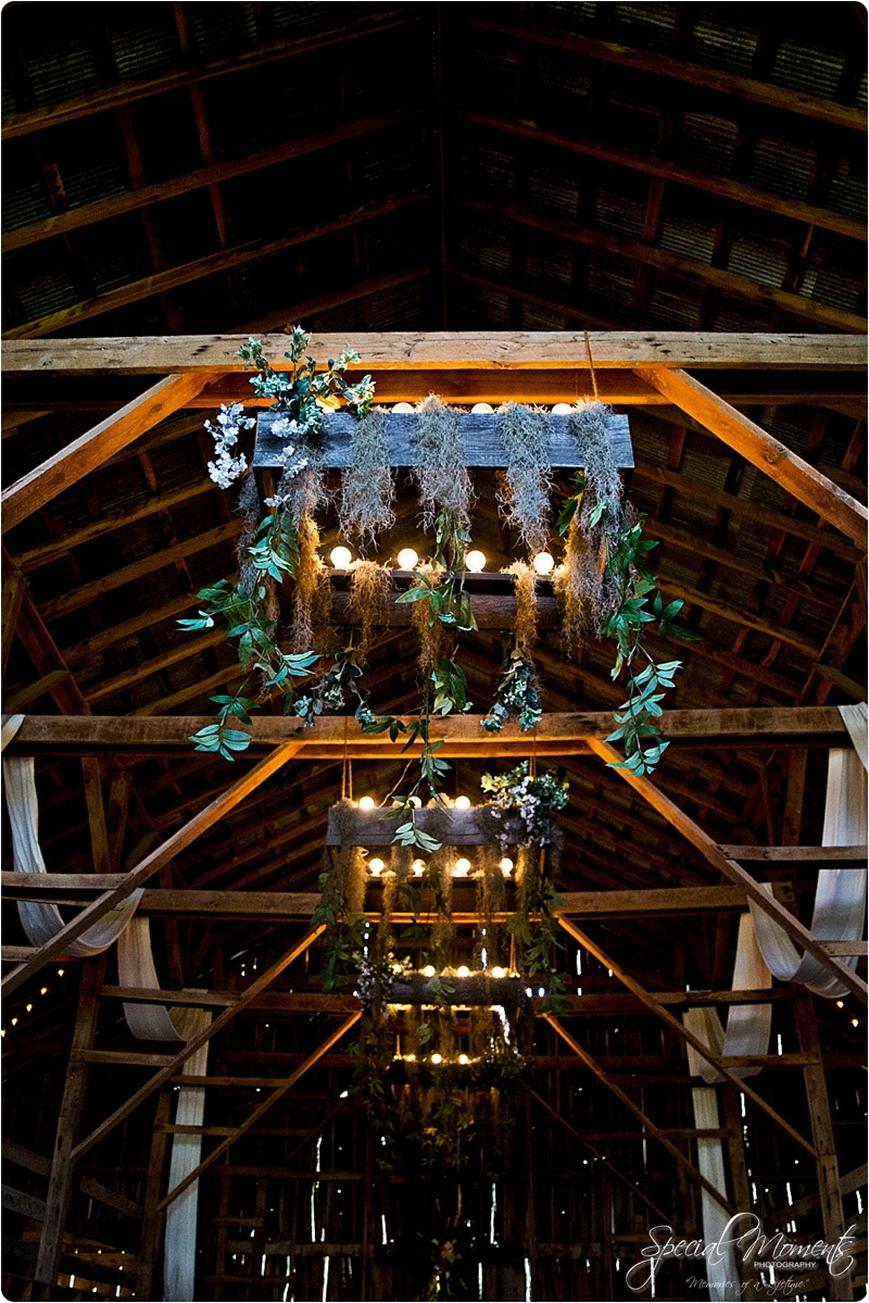 arkansas wedding photographer, hat creek ranch barn wedding , northwest arkansas wedding photographer