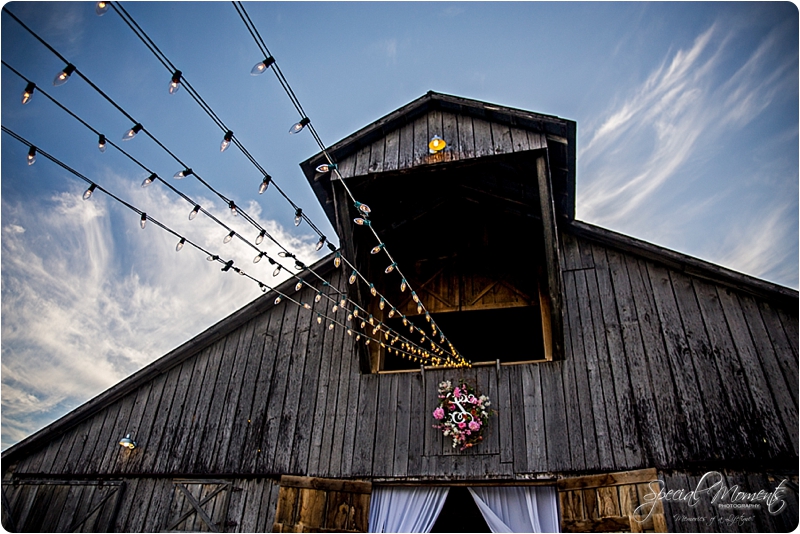 arkansas wedding photographer, hat creek ranch barn wedding , northwest arkansas wedding photographer