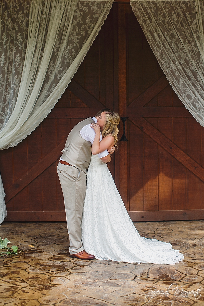 barn-at-the-springs-wedding-arkansas-wedding-photographer-fort-smith-wedding-photographer_0202