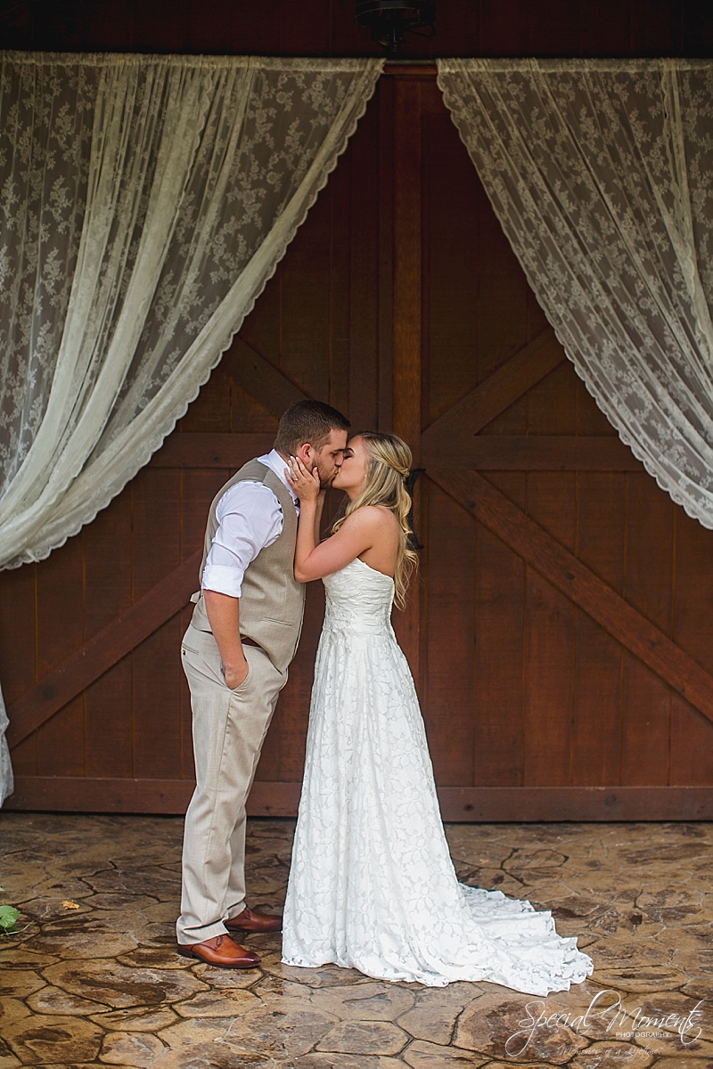 barn-at-the-springs-wedding-arkansas-wedding-photographer-fort-smith-wedding-photographer_0205