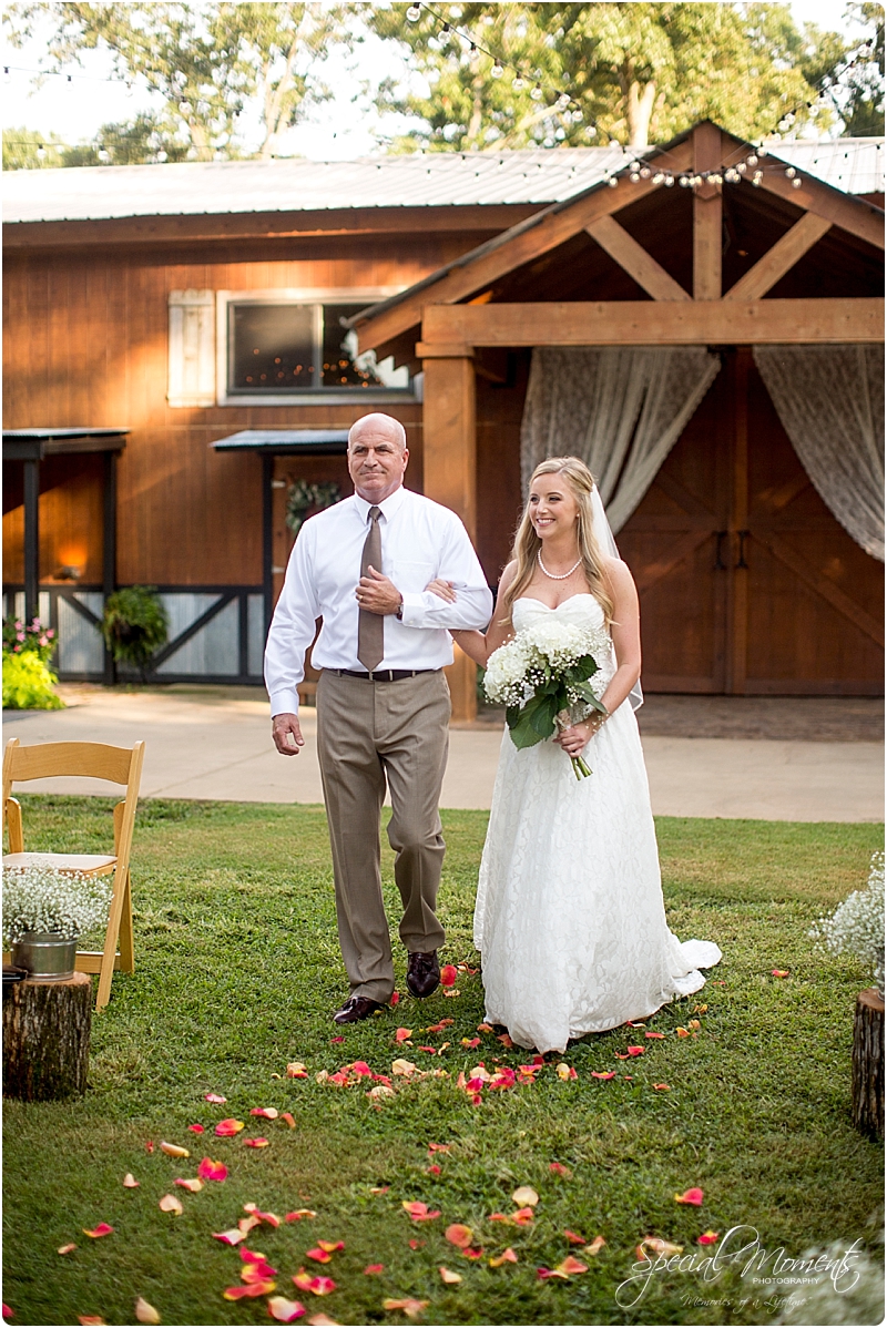 barn-at-the-springs-wedding-arkansas-wedding-photographer-fort-smith-wedding-photographer_0226